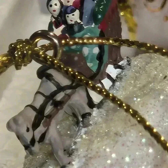 Thomas Kinkade's Moonlight Village "Christmas Memories " - Picture 5 of 10